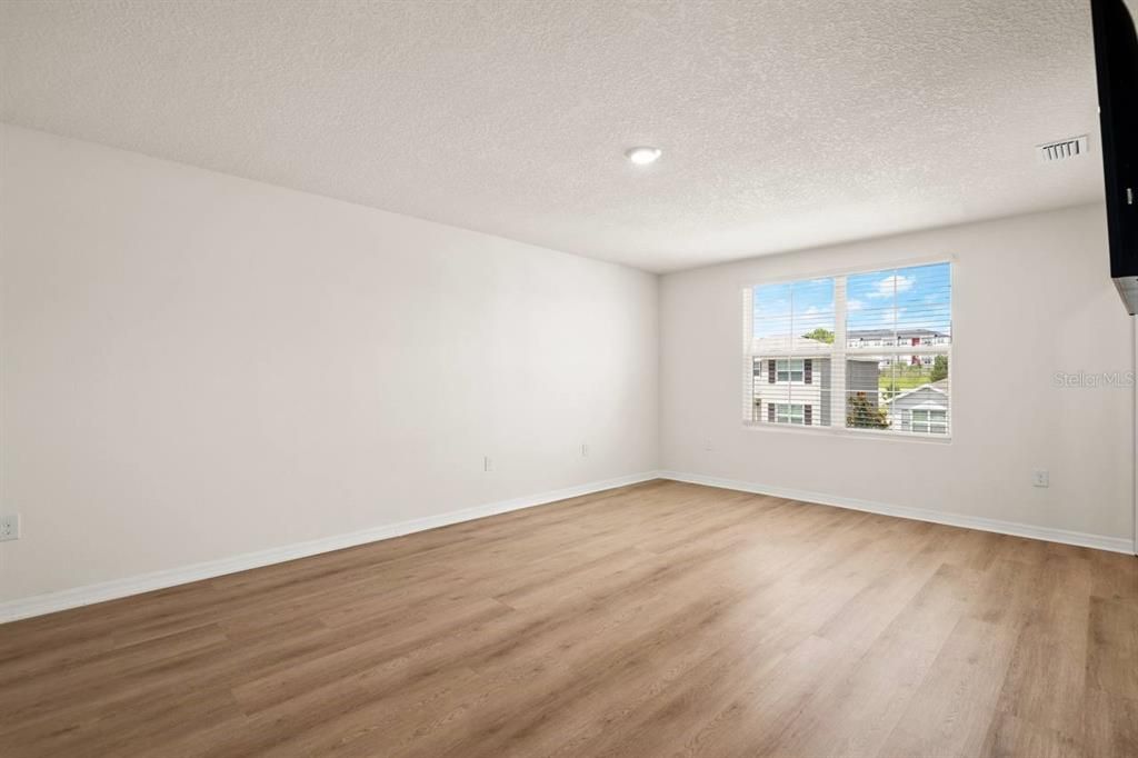 В аренду: $2,300 (4 спален, 3 ванн, 2357 Квадратных фут)