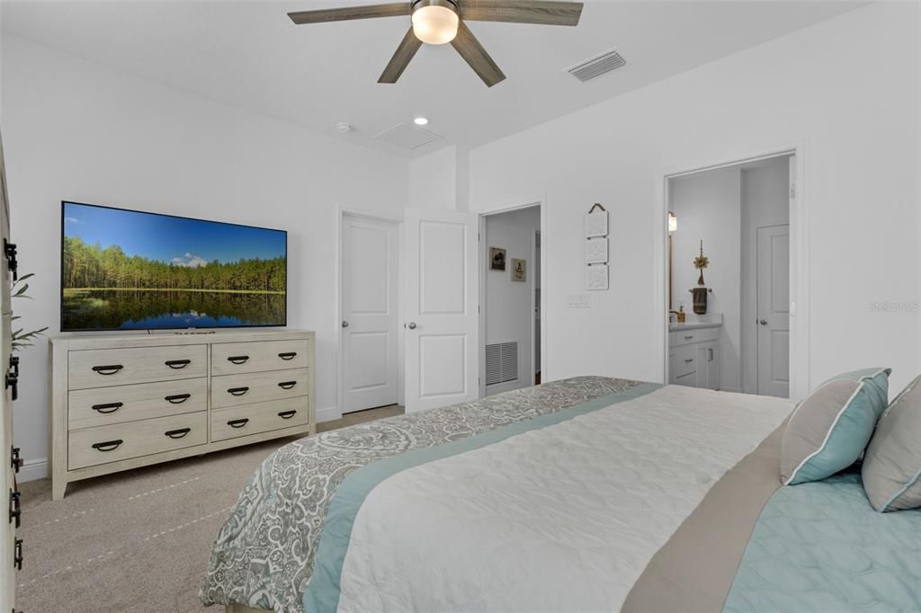 For Sale: $555,000 (3 beds, 2 baths, 2096 Square Feet)