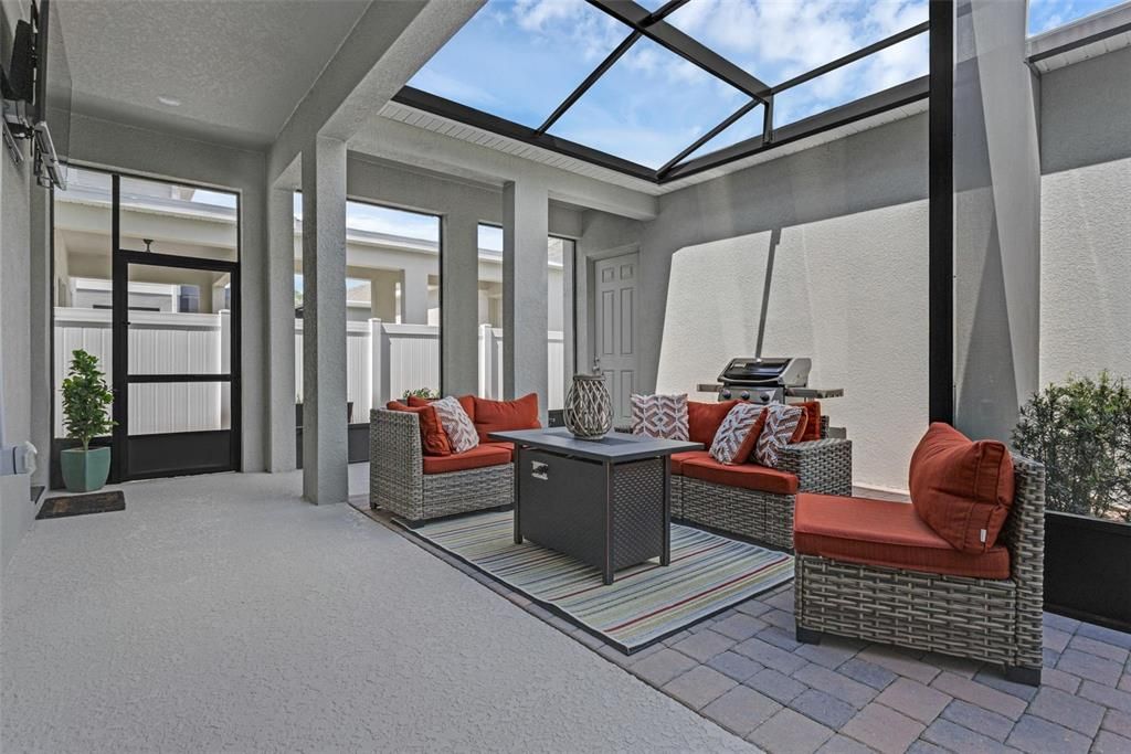 For Sale: $555,000 (3 beds, 2 baths, 2096 Square Feet)