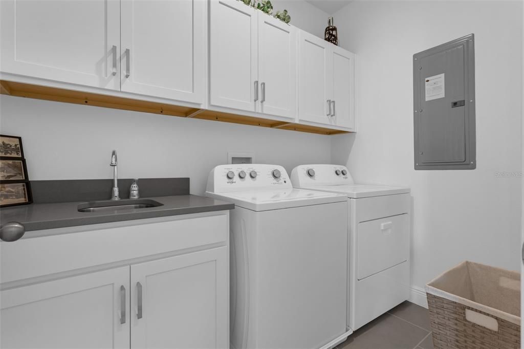 For Sale: $555,000 (3 beds, 2 baths, 2096 Square Feet)