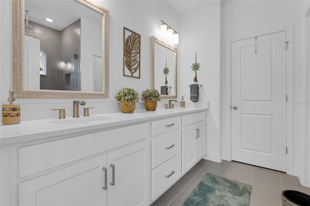 For Sale: $555,000 (3 beds, 2 baths, 2096 Square Feet)