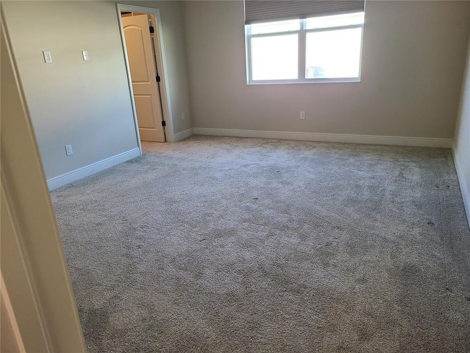 For Rent: $3,000 (4 beds, 2 baths, 2003 Square Feet)