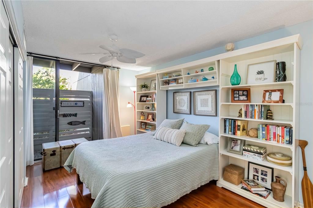 待售: $279,000 (2 贝兹, 2 浴室, 1379 平方英尺)