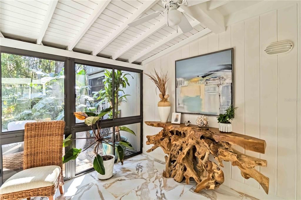 待售: $279,000 (2 贝兹, 2 浴室, 1379 平方英尺)