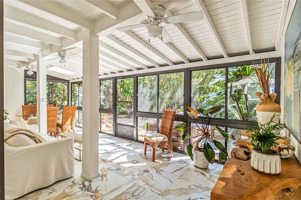 待售: $279,000 (2 贝兹, 2 浴室, 1379 平方英尺)