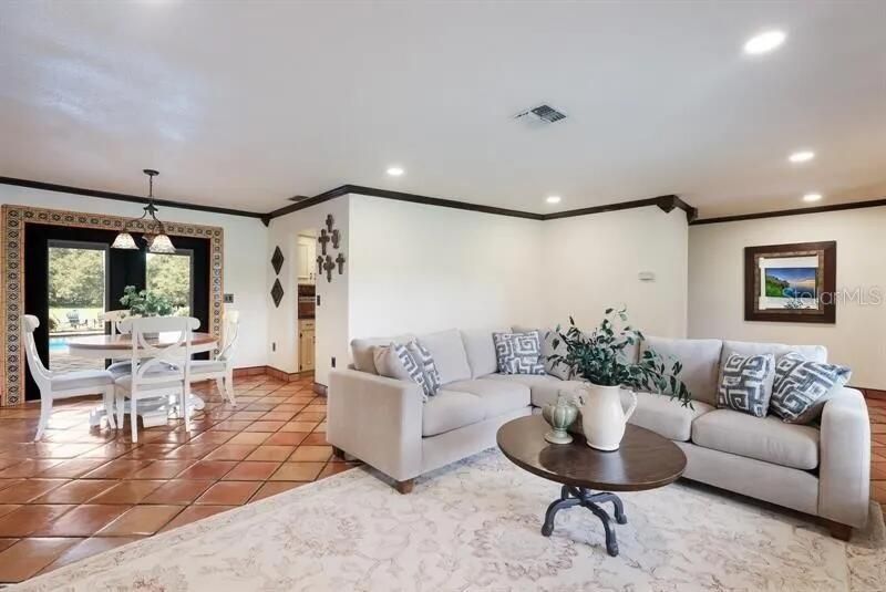 待售: $780,000 (3 贝兹, 2 浴室, 1682 平方英尺)