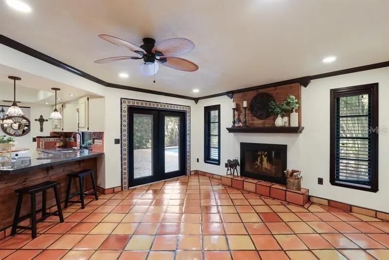 待售: $780,000 (3 贝兹, 2 浴室, 1682 平方英尺)