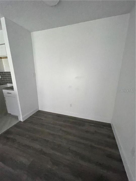 出租: $1,600 (2 贝兹, 1 浴室, 828 平方英尺)