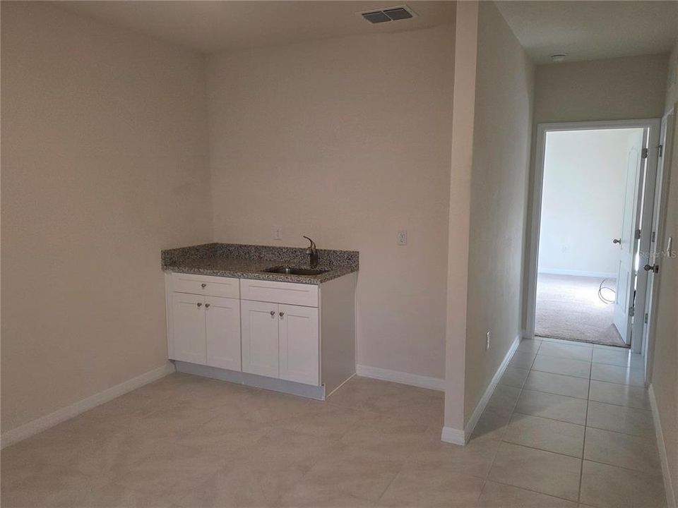 For Rent: $2,500 (4 beds, 3 baths, 2736 Square Feet)