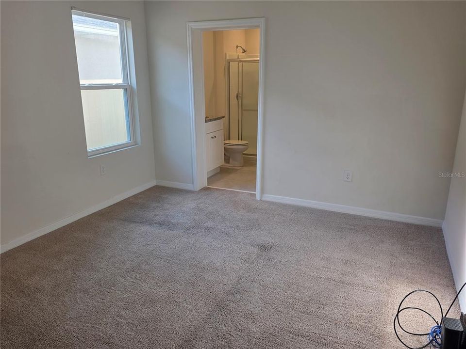 For Rent: $2,500 (4 beds, 3 baths, 2736 Square Feet)