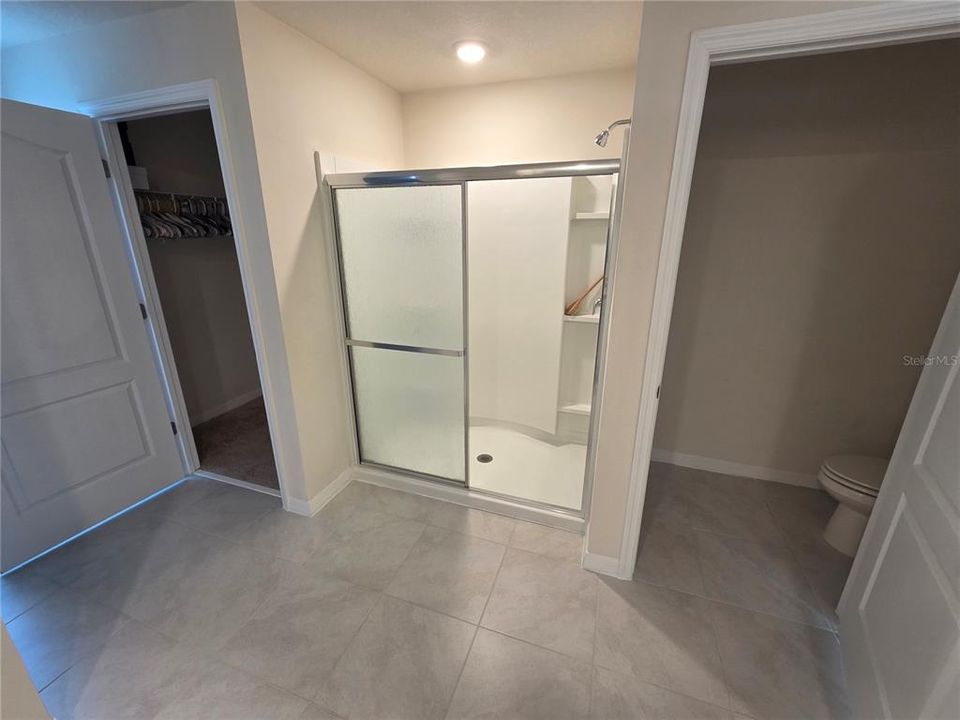 For Rent: $2,500 (4 beds, 3 baths, 2736 Square Feet)