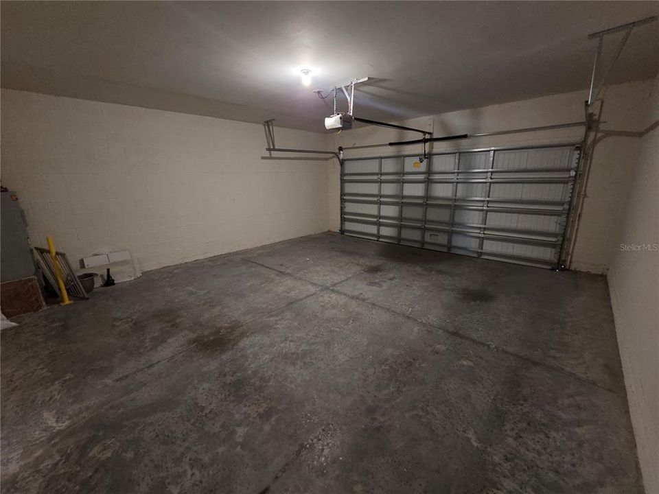 For Rent: $2,500 (4 beds, 3 baths, 2736 Square Feet)