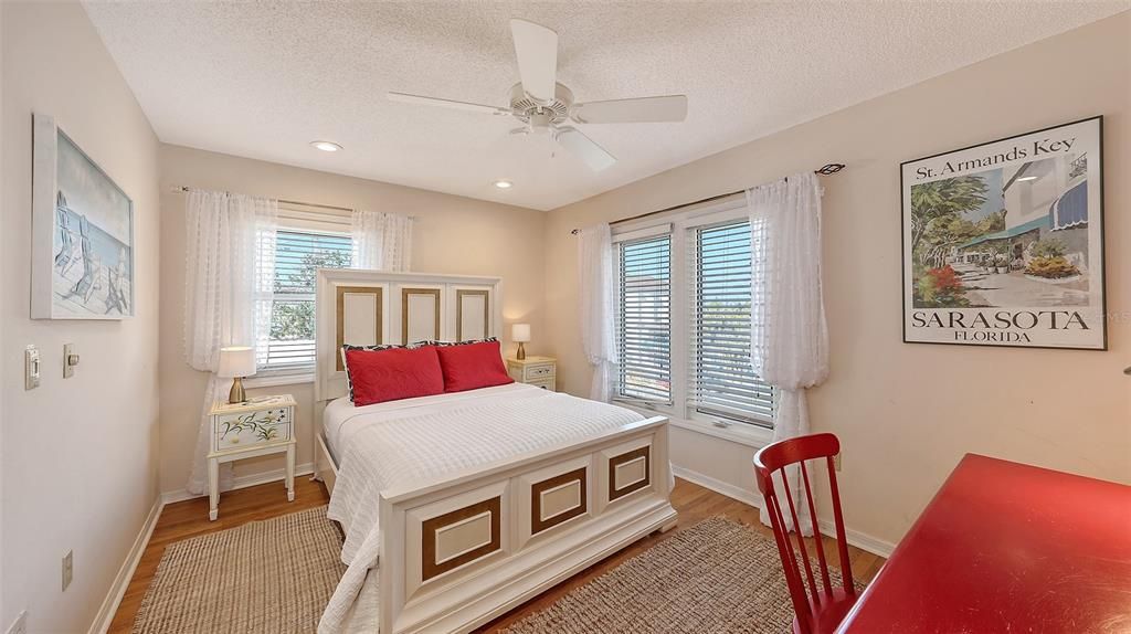 待售: $3,195,000 (5 贝兹, 4 浴室, 3260 平方英尺)