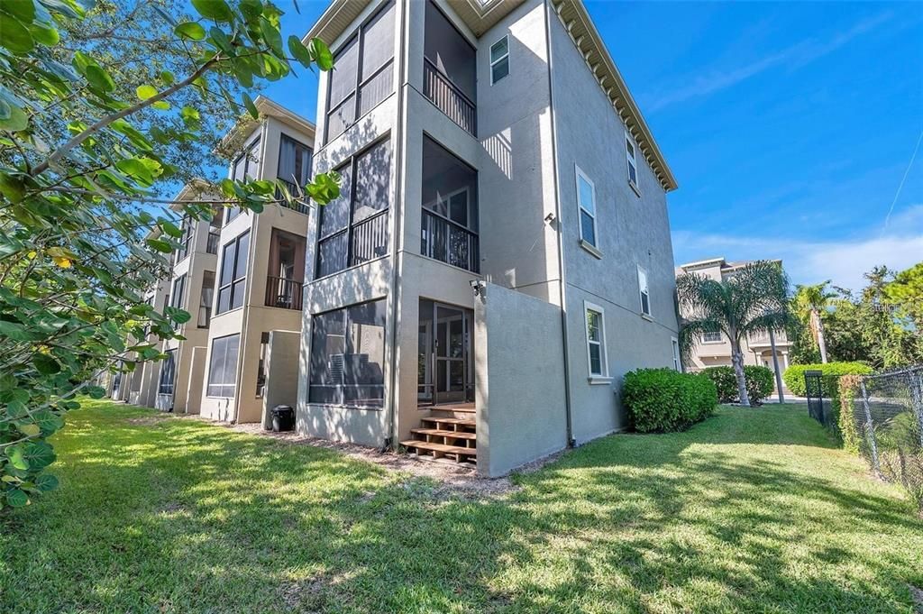 出租: $3,500 (3 贝兹, 2 浴室, 2400 平方英尺)