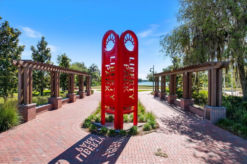 待售: $245,000 (2 贝兹, 2 浴室, 1195 平方英尺)