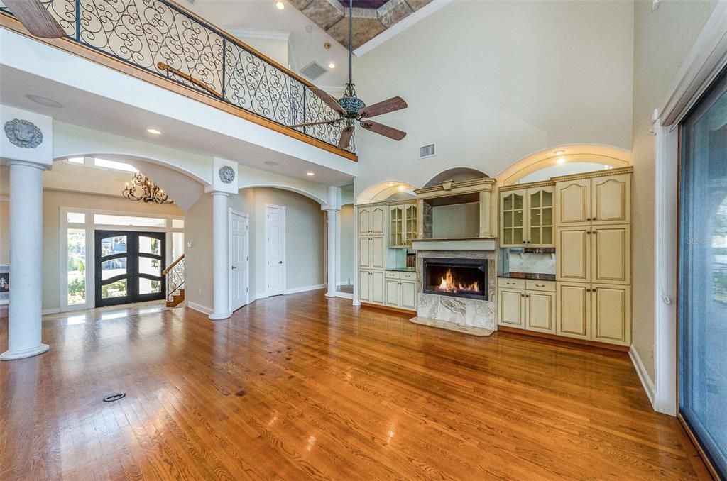 For Sale: $3,100,000 (5 beds, 6 baths, 6122 Square Feet)