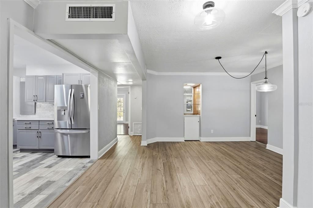 Под контрактом: $510,000 (3 спален, 2 ванн, 1486 Квадратных фут)