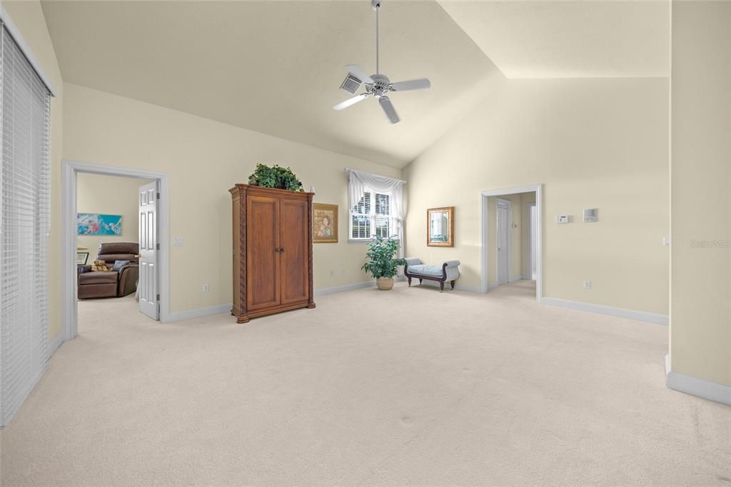 For Sale: $1,935,000 (3 beds, 3 baths, 4069 Square Feet)