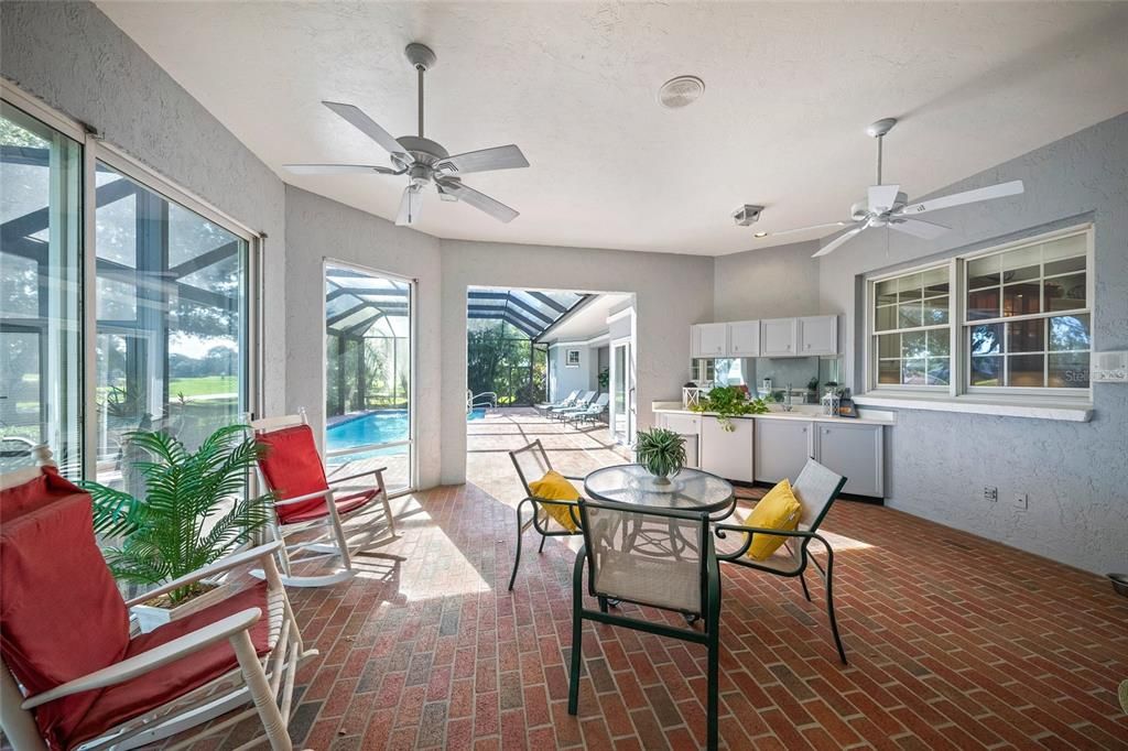 For Sale: $1,935,000 (3 beds, 3 baths, 4069 Square Feet)