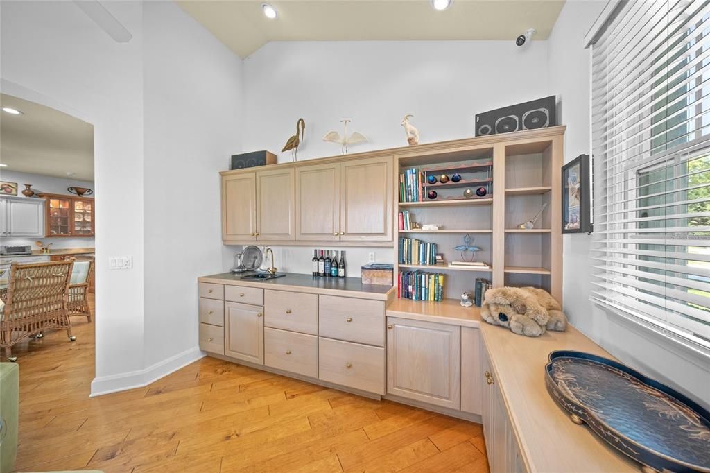 For Sale: $1,935,000 (3 beds, 3 baths, 4069 Square Feet)