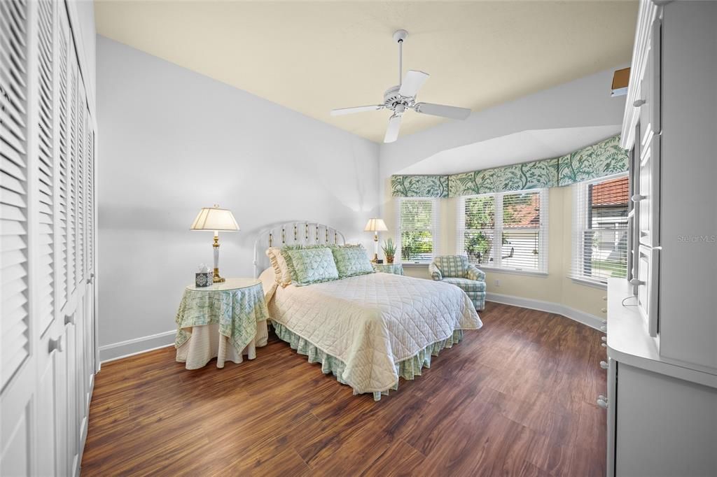 For Sale: $1,935,000 (3 beds, 3 baths, 4069 Square Feet)