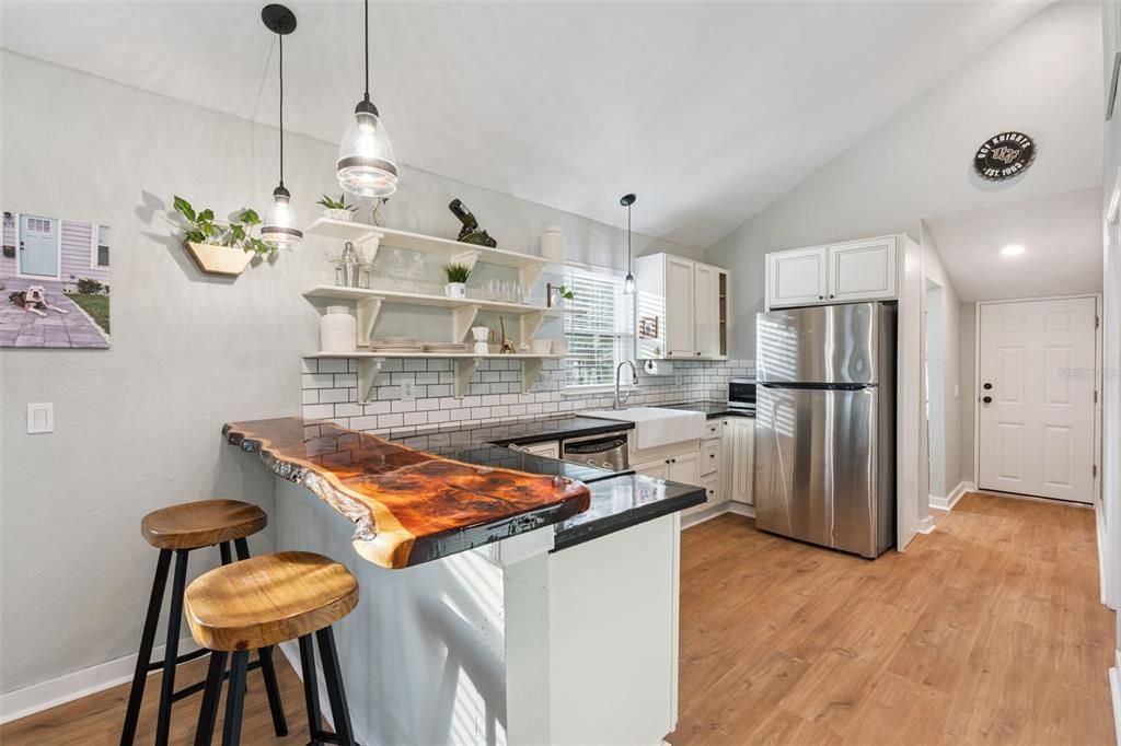 En Venta: $475,000 (2 camas, 2 baños, 760 Pies cuadrados)