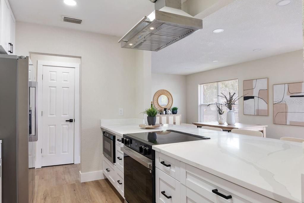 For Sale: $349,000 (3 beds, 2 baths, 1632 Square Feet)