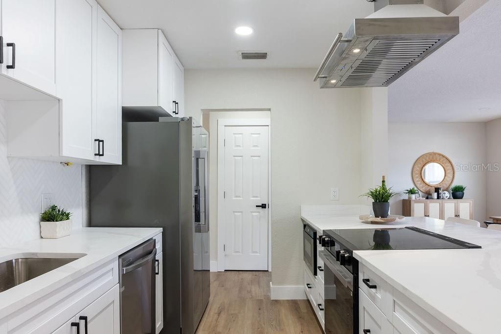 For Sale: $349,000 (3 beds, 2 baths, 1632 Square Feet)