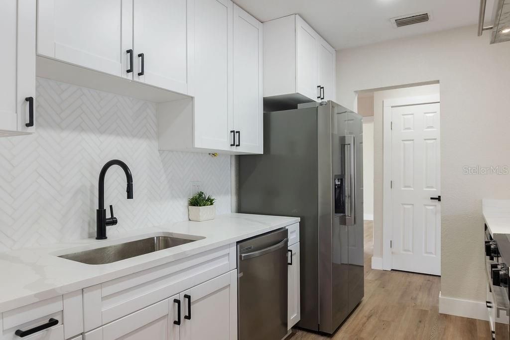 For Sale: $349,000 (3 beds, 2 baths, 1632 Square Feet)