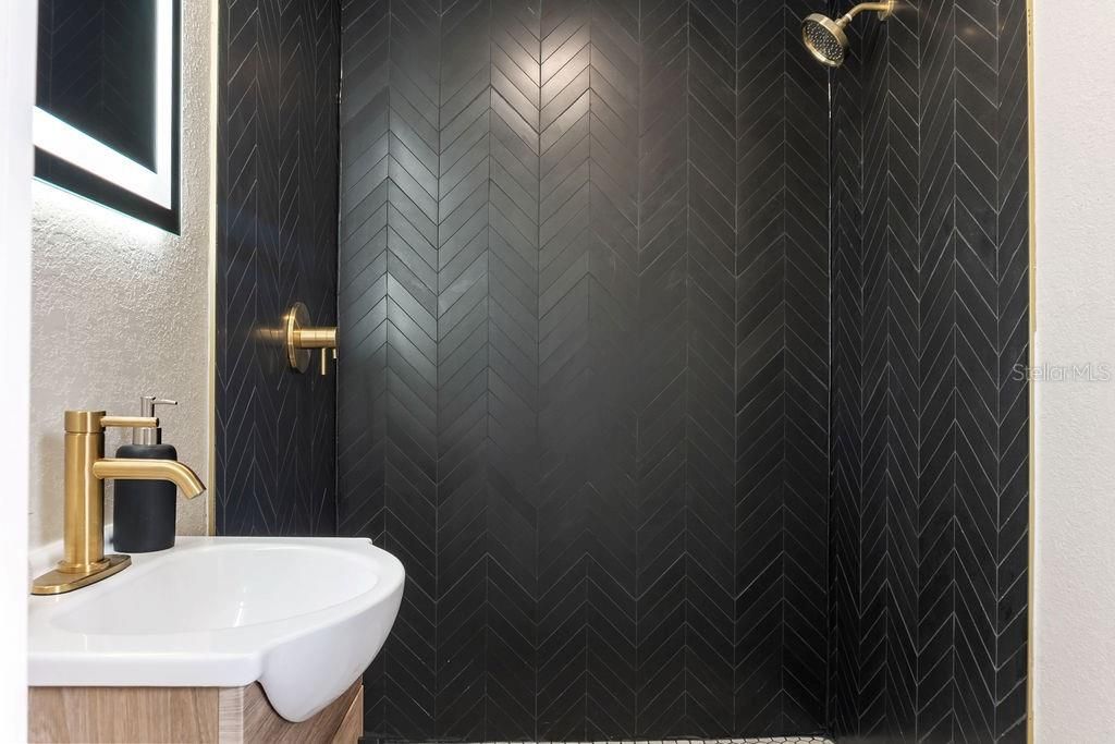 For Sale: $349,000 (3 beds, 2 baths, 1632 Square Feet)