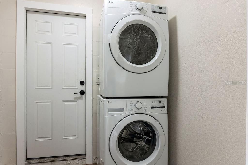 For Sale: $349,000 (3 beds, 2 baths, 1632 Square Feet)