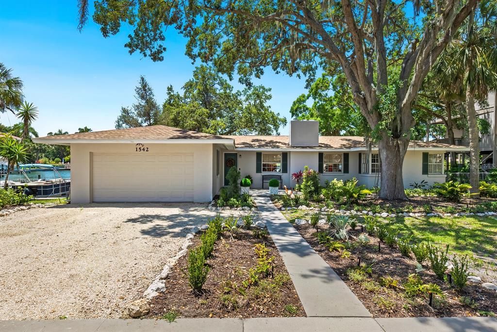 For Sale: $3,850,000 (2 beds, 2 baths, 2156 Square Feet)