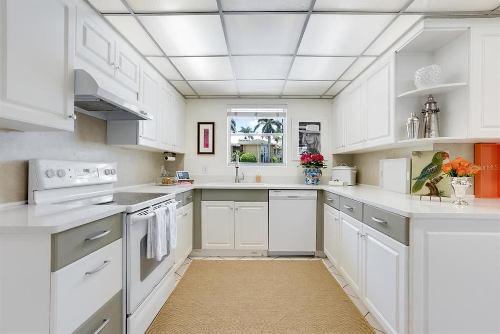 For Sale: $3,850,000 (2 beds, 2 baths, 2156 Square Feet)