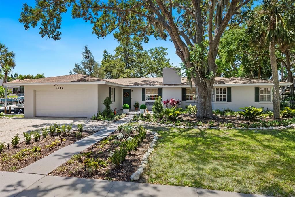 For Sale: $3,850,000 (2 beds, 2 baths, 2156 Square Feet)