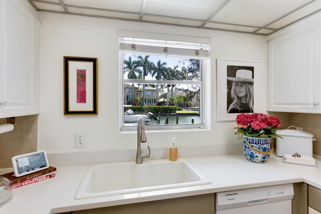 For Sale: $3,850,000 (2 beds, 2 baths, 2156 Square Feet)