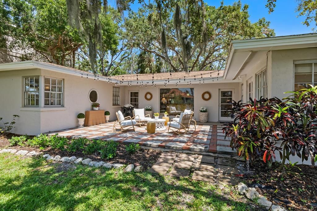 For Sale: $3,850,000 (2 beds, 2 baths, 2156 Square Feet)