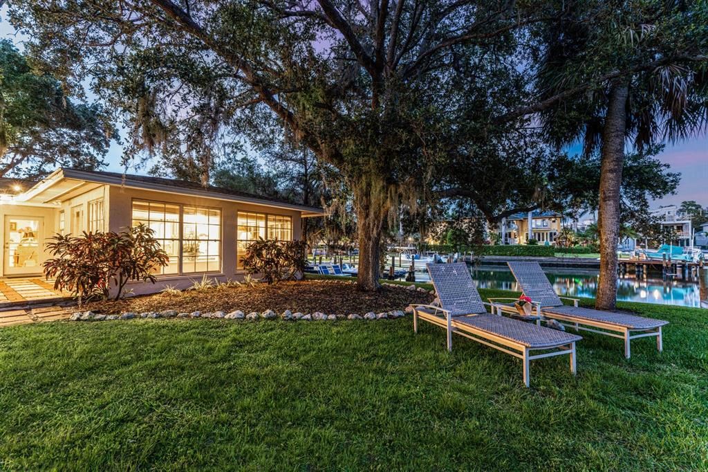 For Sale: $3,850,000 (2 beds, 2 baths, 2156 Square Feet)