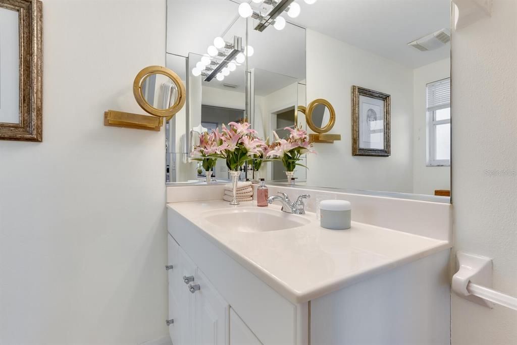 For Sale: $3,850,000 (2 beds, 2 baths, 2156 Square Feet)