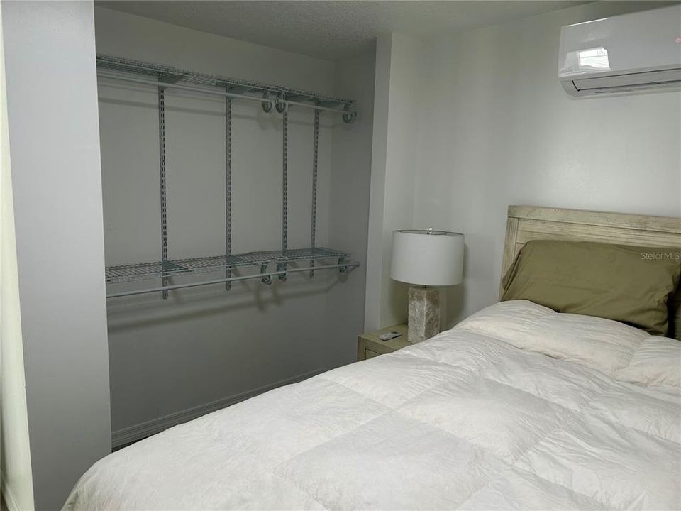 For Sale: $195,000 (2 beds, 1 baths, 768 Square Feet)