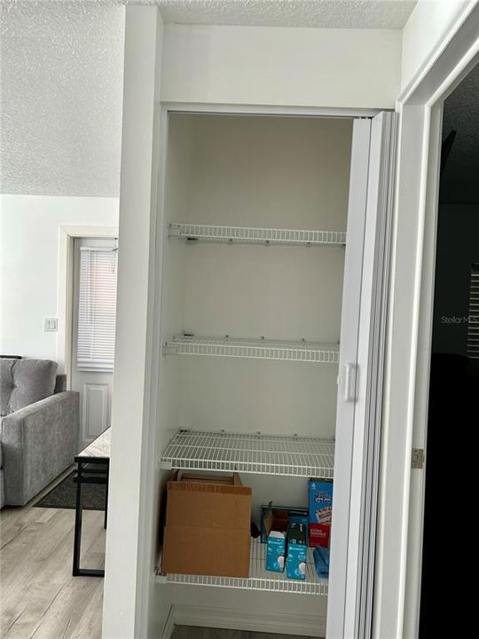 For Sale: $195,000 (2 beds, 1 baths, 768 Square Feet)