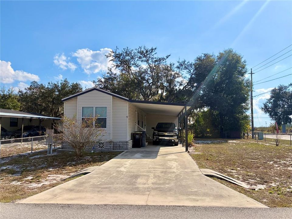 出租: $1,250 (2 贝兹, 1 浴室, 728 平方英尺)