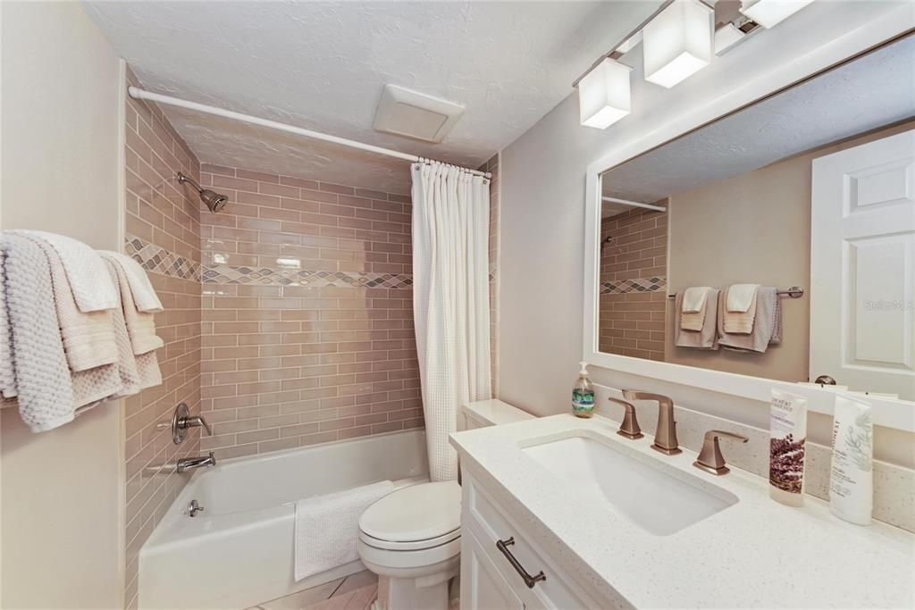 待售: $399,000 (2 贝兹, 2 浴室, 1152 平方英尺)