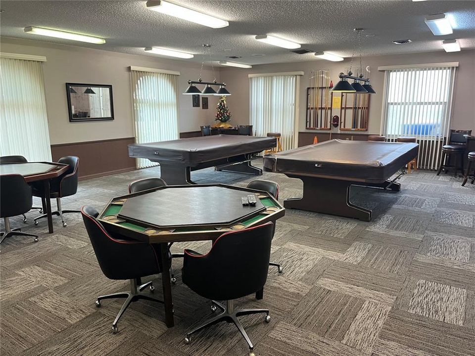 For Sale: $139,900 (1 beds, 1 baths, 950 Square Feet)