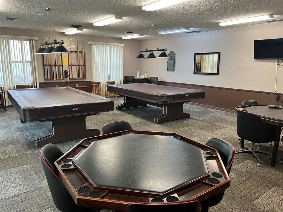 For Sale: $139,900 (1 beds, 1 baths, 950 Square Feet)