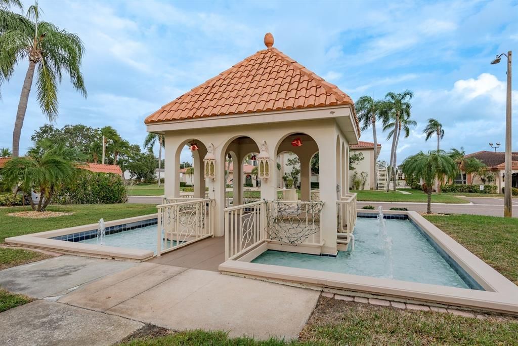 For Sale: $139,900 (1 beds, 1 baths, 950 Square Feet)