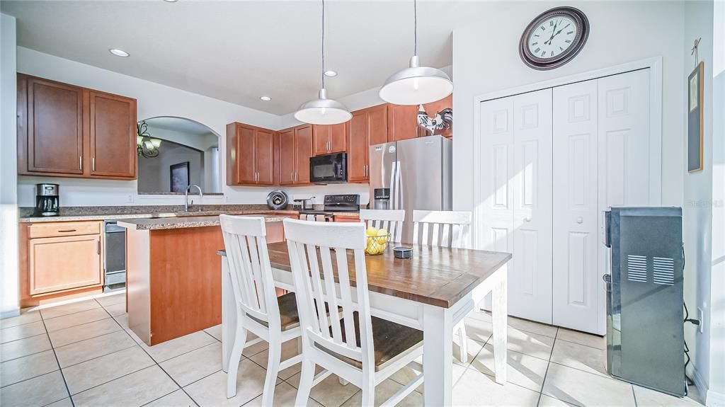 En Renta: $3,350 (6 camas, 4 baños, 2874 Pies cuadrados)