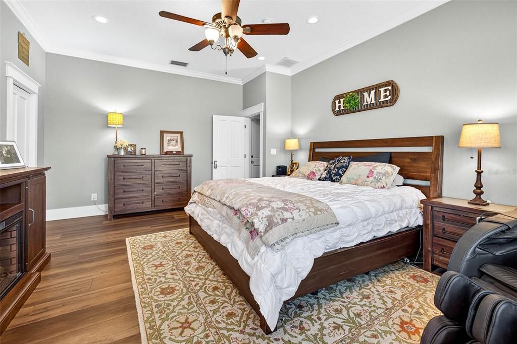 For Sale: $969,900 (5 beds, 3 baths, 2446 Square Feet)