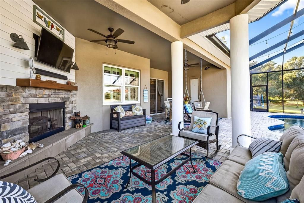 For Sale: $969,900 (5 beds, 3 baths, 2446 Square Feet)