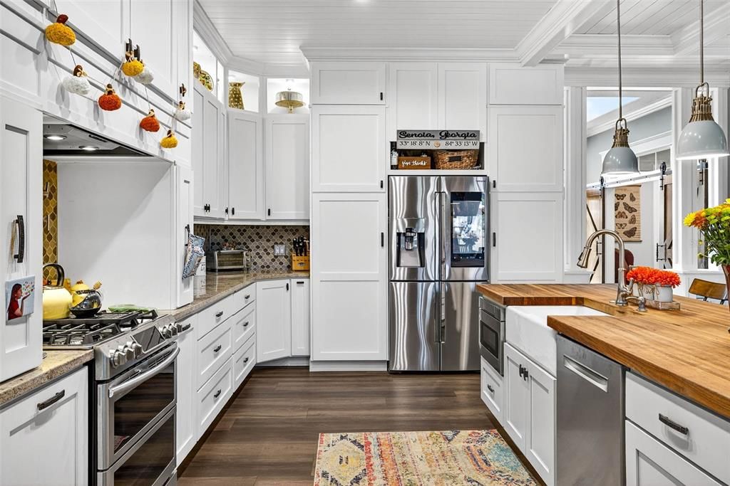 For Sale: $969,900 (5 beds, 3 baths, 2446 Square Feet)