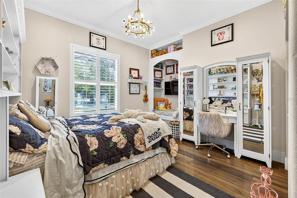 For Sale: $969,900 (5 beds, 3 baths, 2446 Square Feet)